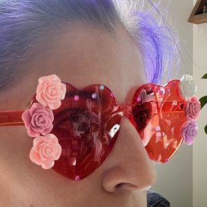 NWOT red heart shaped rose sunglasses with roses and gemstones